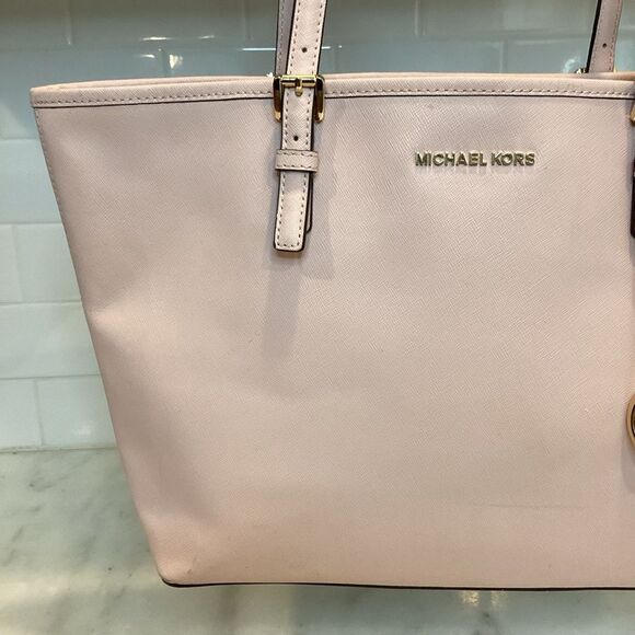 Michael Kors Jet Set Carry All Leather Tote - Picture 2 of 16